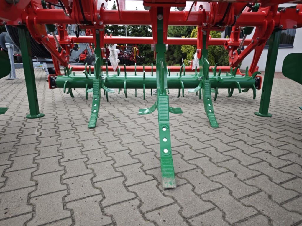 Pług dłutowy Agro-masz (14)