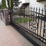 renowacja metalowego ogrodzenia