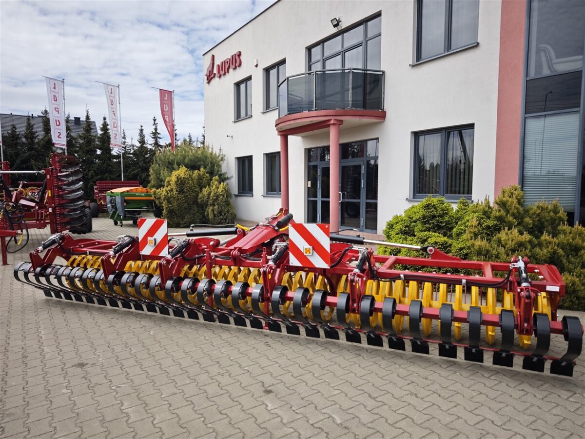 Front roller hydraulically folded onto the tractor's front suspension system 6.0 m - Image 11