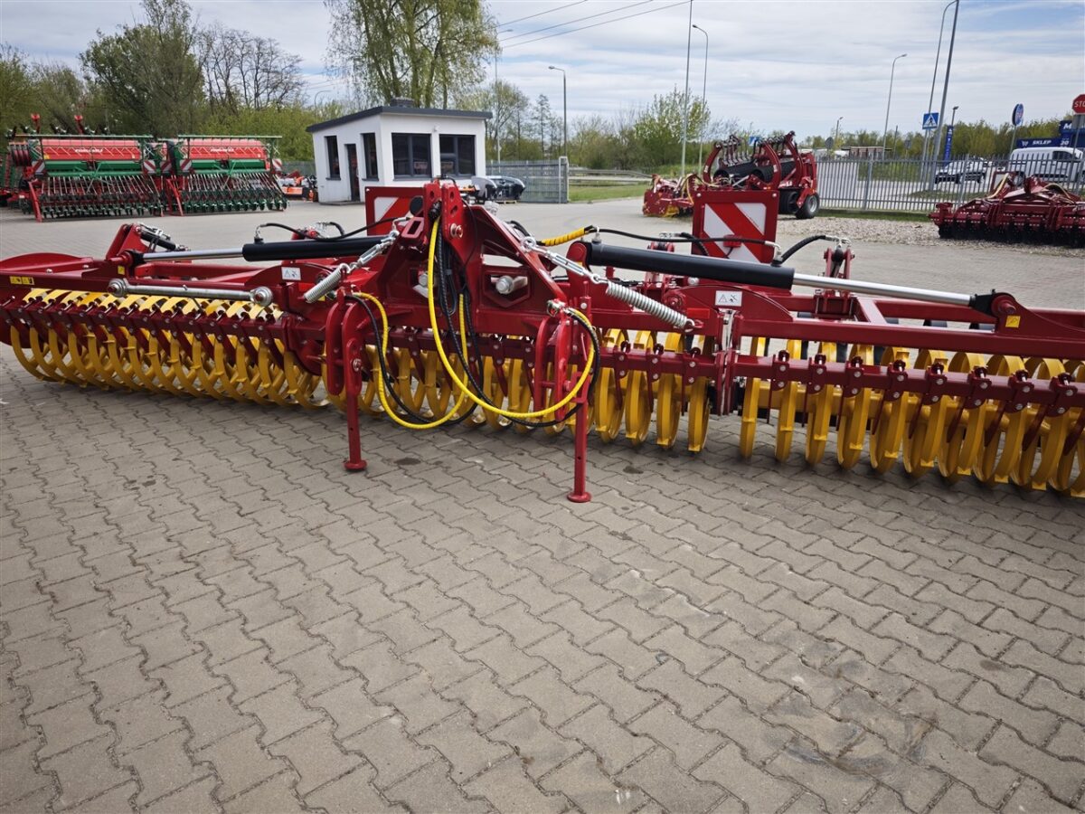 Front roller hydraulically folded onto the tractor's front suspension system 6.0 m - Image 7
