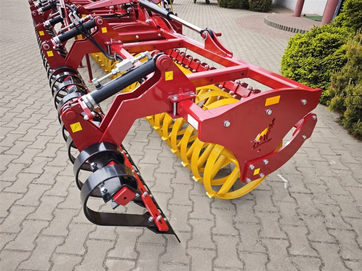 Front roller hydraulically folded onto the tractor's front suspension system 6.0 m - Image 3