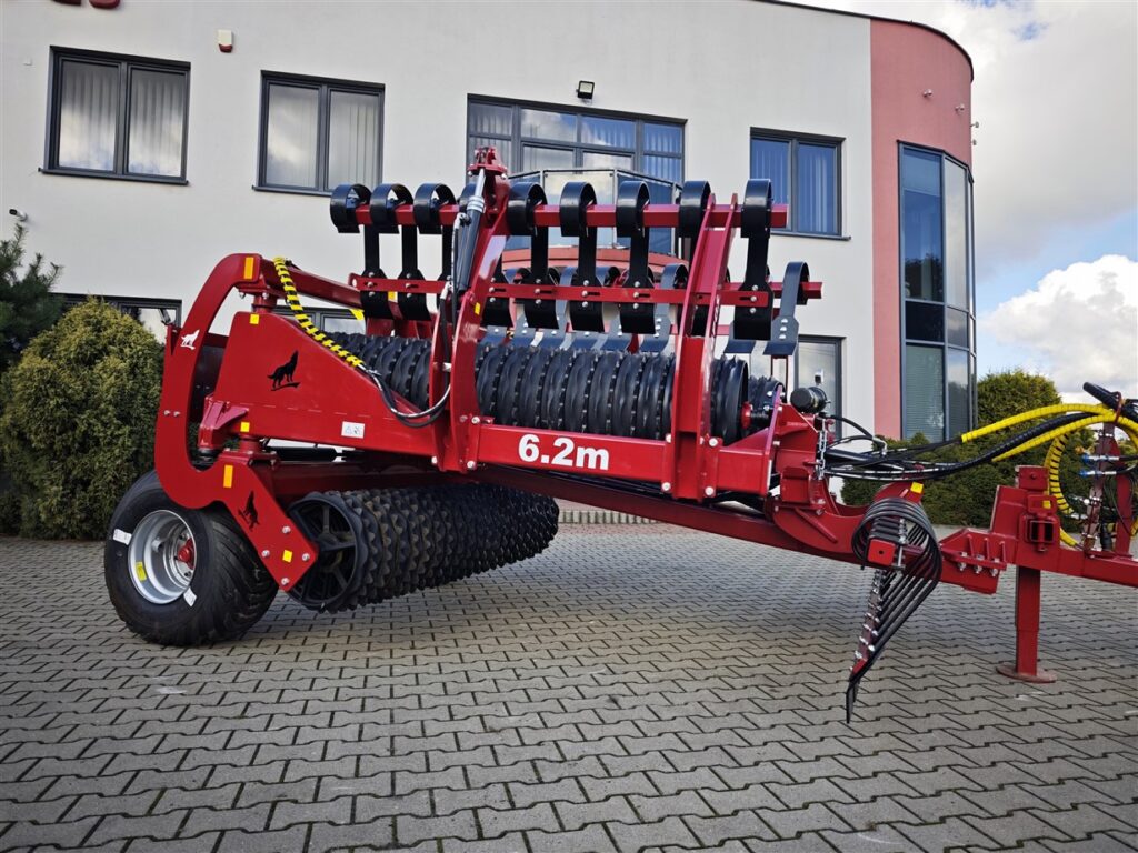 Wał uprawowy z włóką