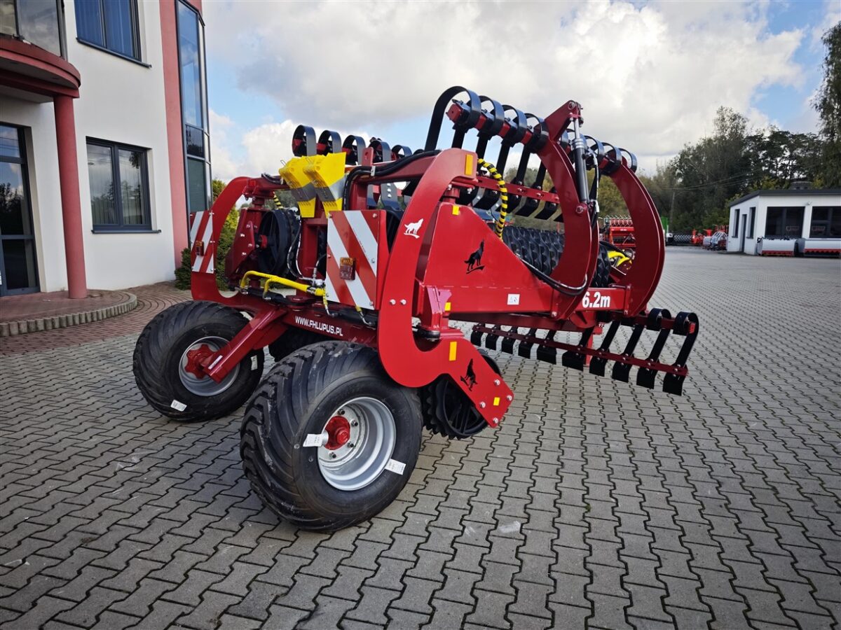 Wał uprawowy z włóką