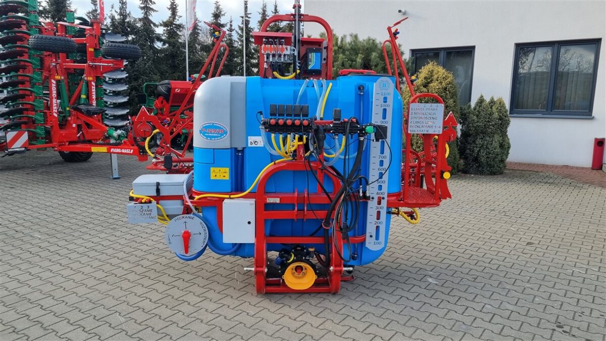 opryskiwacz zawieszany 1200l